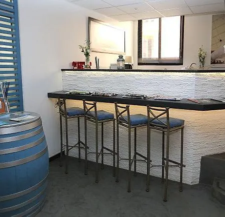 Les Medes ホテル 3*